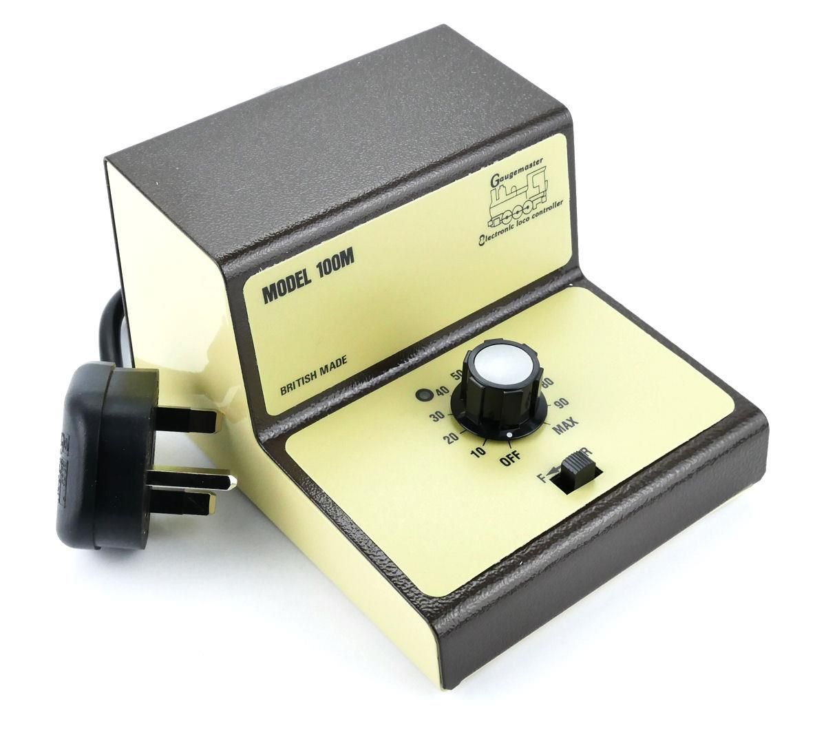 GMC-100M Gaugemaster N & OO Gauge Single Track Cased Controller - Picture 1 of 1