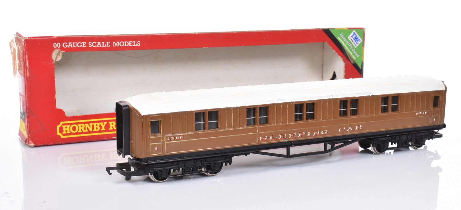 R488 Hornby OO Stärke LNER Schlafwagen neu lackiert Dachbox schlecht (Gebraucht) - Bild 1 von 1